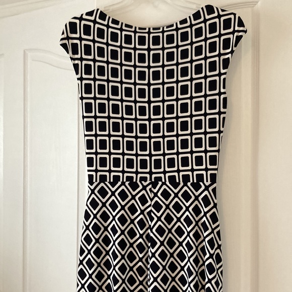 Ralph Lauren black and white dress. - Picture 5 of 7